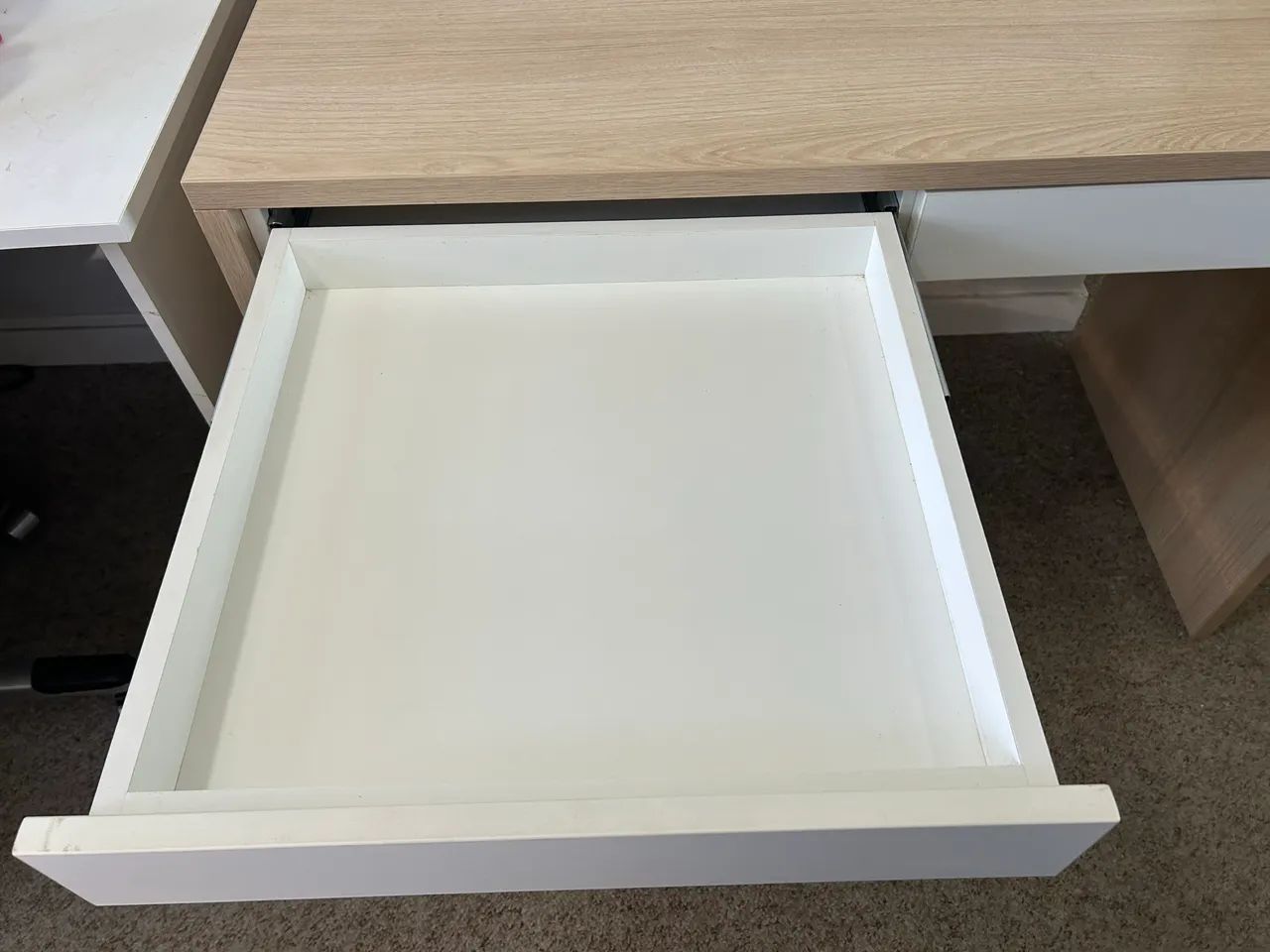 Mesa de escritório com duas gavetas - Foto 3
