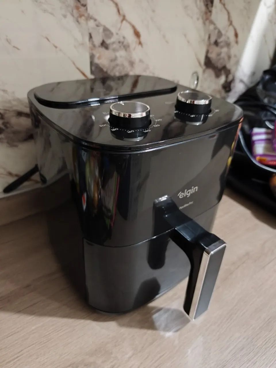 Airfryer Elgin lindo, compacto e funcional