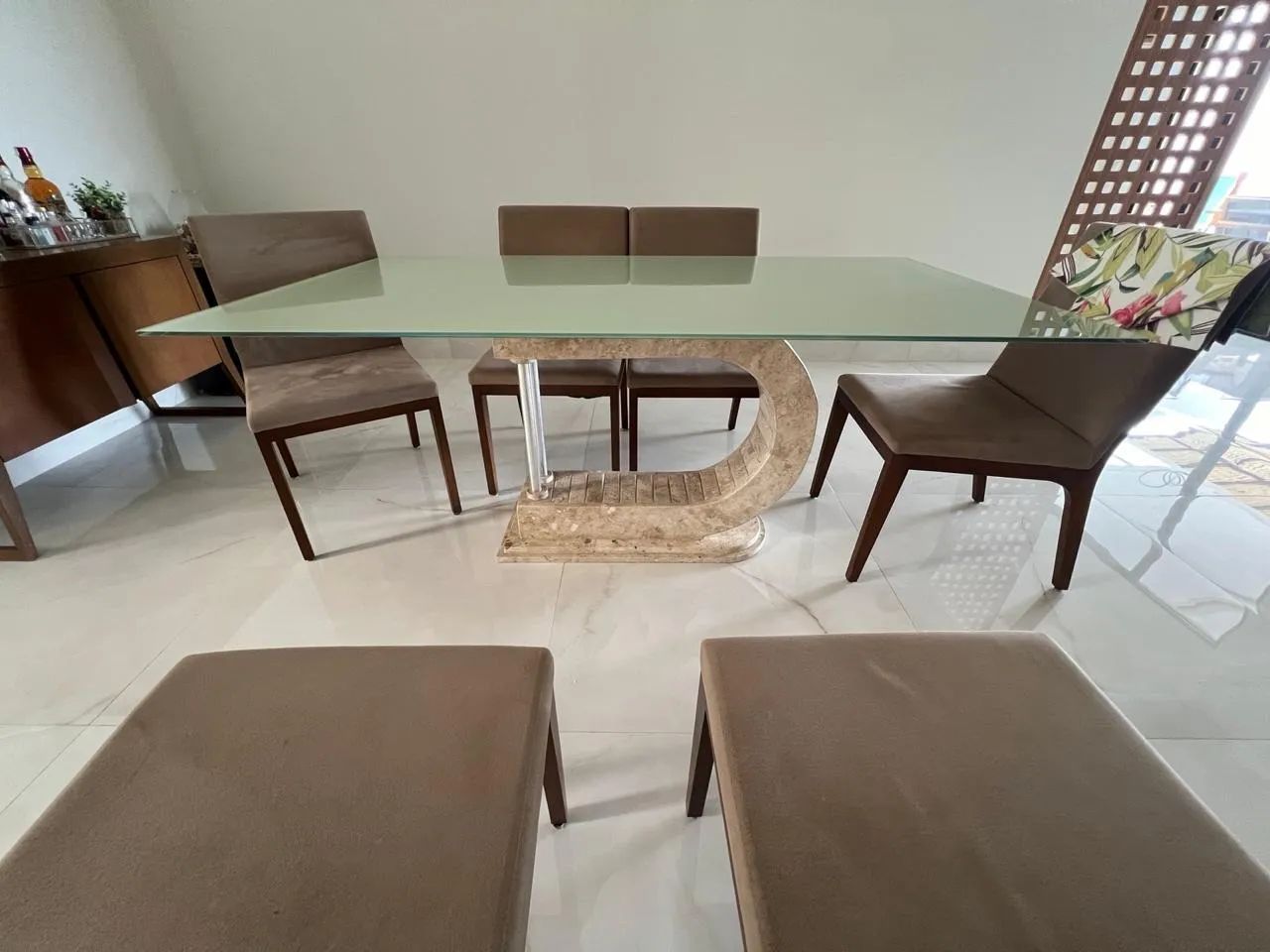 VENDO MESA DE JANTAR COM CADEIRAS - Foto 4