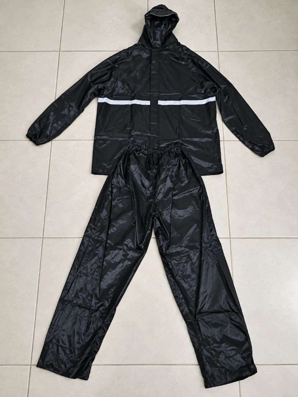 Capa de chuva nylon nova 