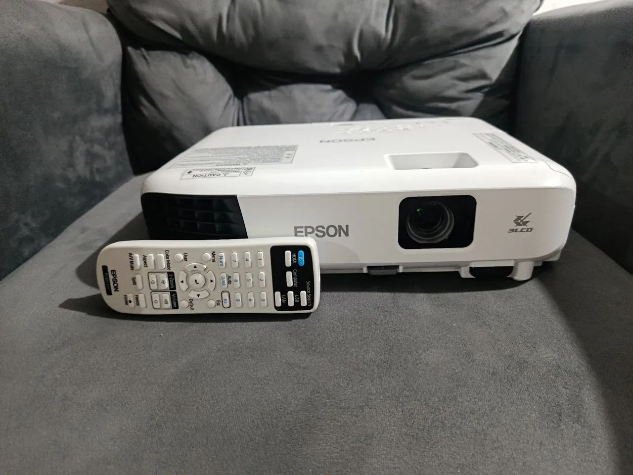 Projetor Epson Powerlite E10 - Foto 2