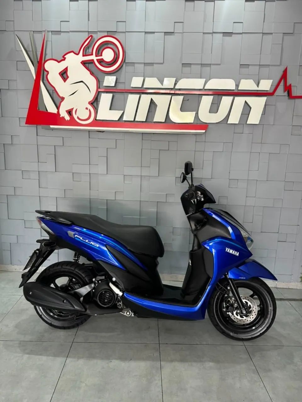 FLUO 125 HIBRIDA ABS 2026