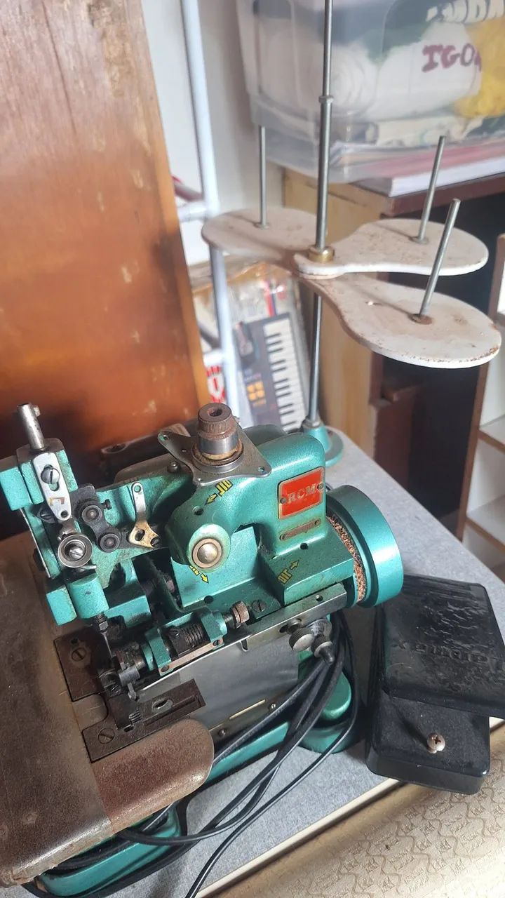 Maquina costura overlock