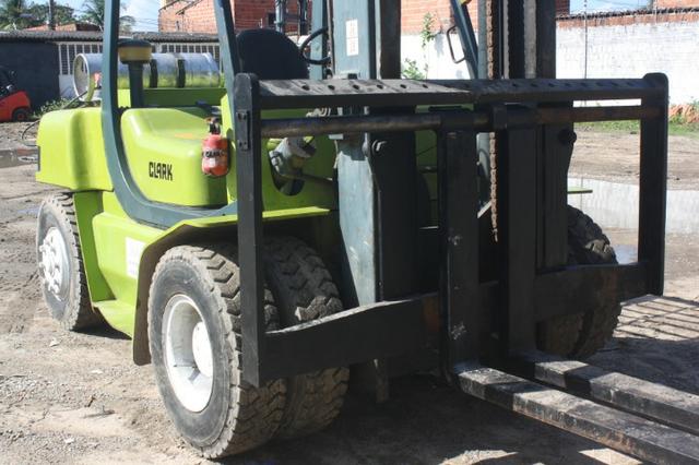 Empilhadeira Clark CMP70L ( 7 ton ) - Foto 2