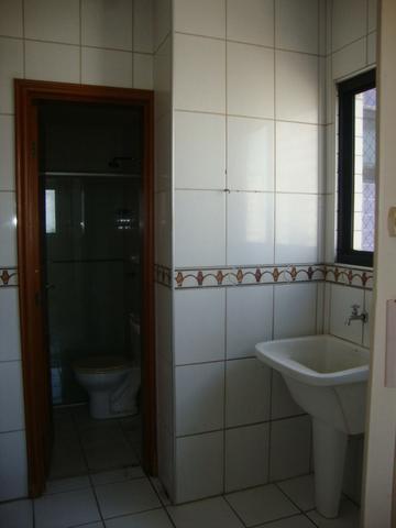 Aluga Excelente Apartamento no Bairro da Pedreira, no Ed. Plaza Athenee - Foto 4