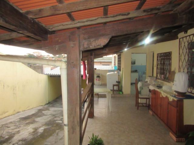 Lote 420m² com duas casas! confira! - Foto 12