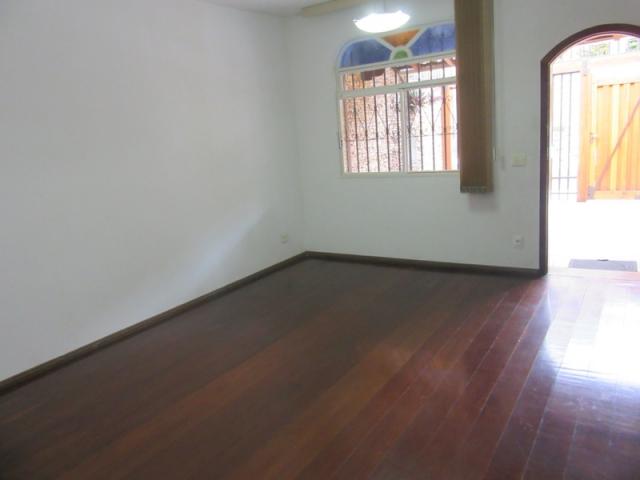 Excelente casa em local tranquilo para quem quer sossego! área nobre do bairro. - Foto 3