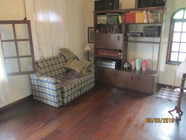 Rm imóveis vende. casa no melhor ponto do bairro, rua plana, casa estilo colonial, janelas - Foto 3