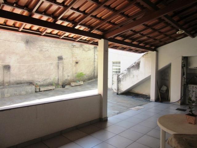 Excelente casa. 03 pavimentos, com habite-se e ótima localização. - Foto 19
