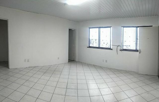 GA0042 Galpão na BR 116 com 800m² de área construída, excelente ponto comercial - Foto 2