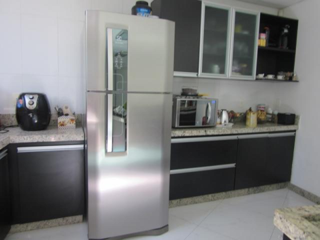 Excelente casa toda reformada, acabamento moderno. - Foto 4