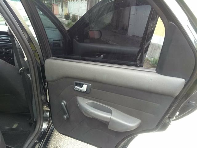 Fiat Siena ano 10/10 88 mil kilometros - Foto 10