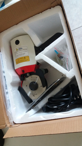 Máquina para cortar tecido profissional