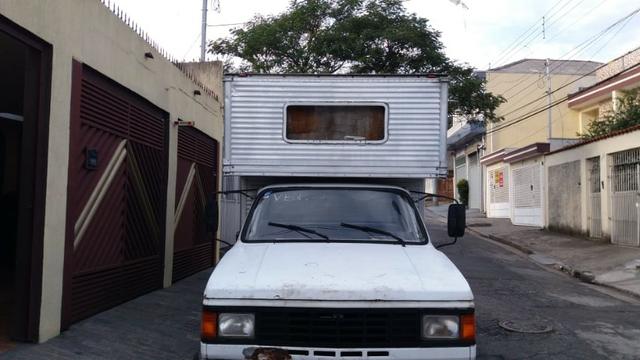 Vende Caminhão Bau- A 40 alcool e gnv , ano 86