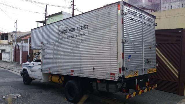 Vende Caminhão Bau- A 40 alcool e gnv , ano 86 - Foto 3