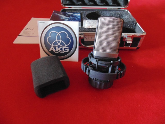Microfone AKG C214 - Original - Made Austria - Parcelo!