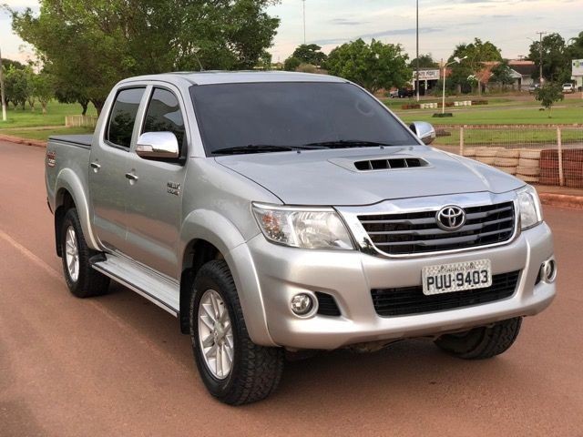 TOYOTA HILUX SRV DIESEL AUTOMÁTICA Ano 14/15 - Foto 2