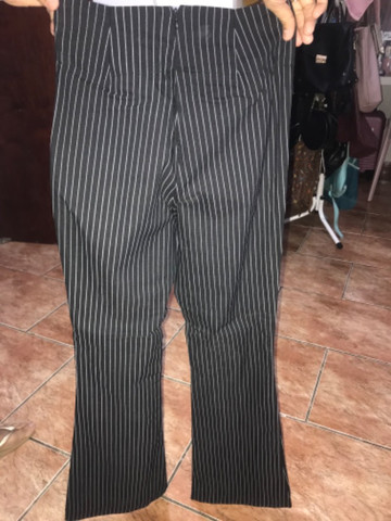 Calça Flare Risca de Giz - TAM M - Foto 2