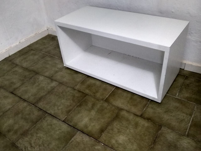 Nicho de chão com pezinho
