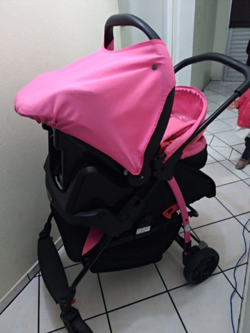 Vendo Carrinho + Bebê Conforto com base para carro Burigotto