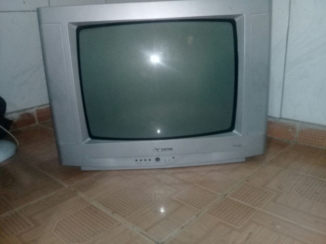 Tv Mitsubishi em perfeito estado - Foto 3