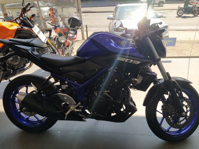 YAMAHA MT03