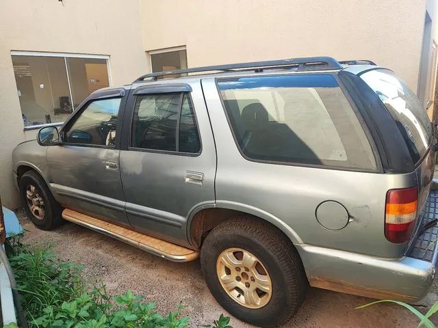 Comprar Suv Chevrolet Blazer 2.2 4P Dlx Prata 1997 em Botucatu-SP