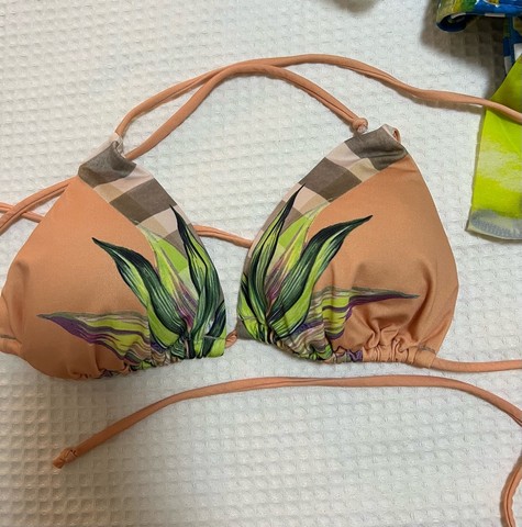 Biquínis live e farm 