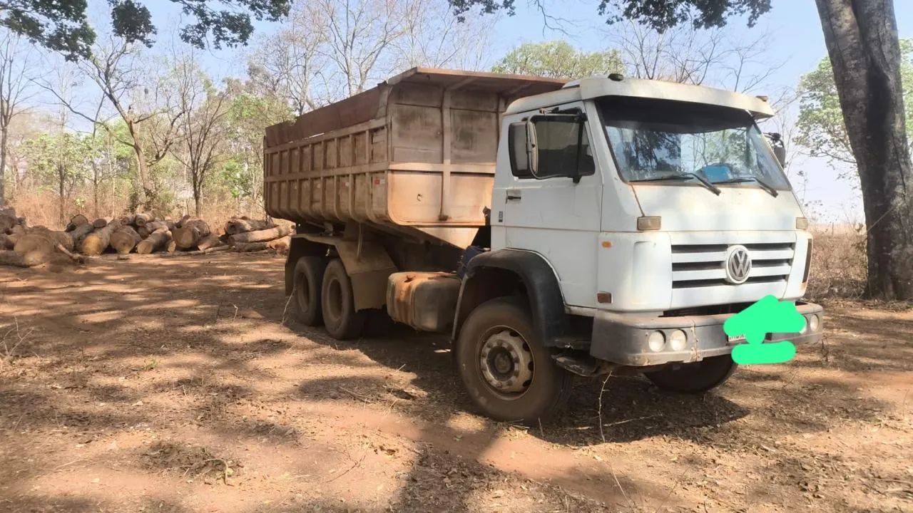 VW 17210 2002 6x2 caçamba basculante