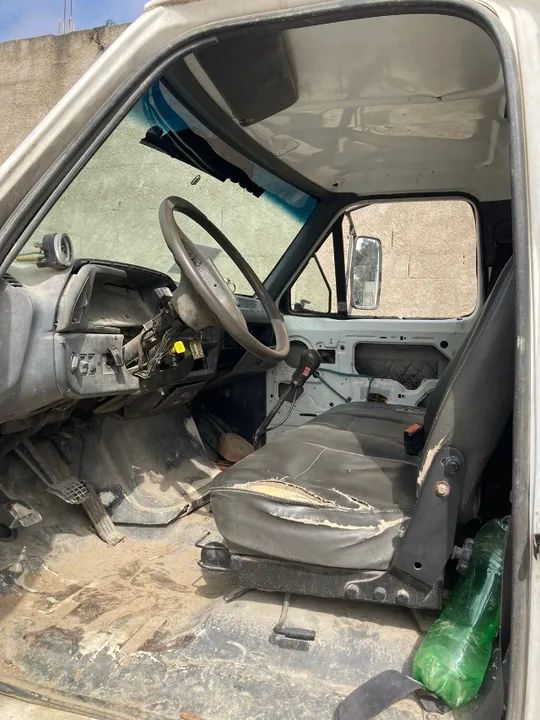 Ford F12000 4x2 Carroceria 5,80M Ano 1995 - Foto 5