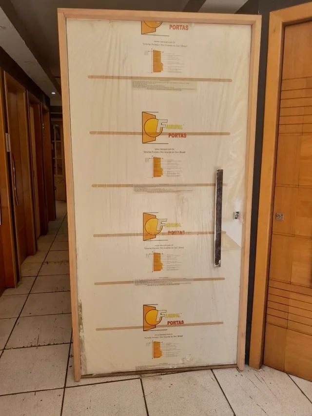 Porta pivotante 108x214mt parcelo até 10X no cartão sem juros 