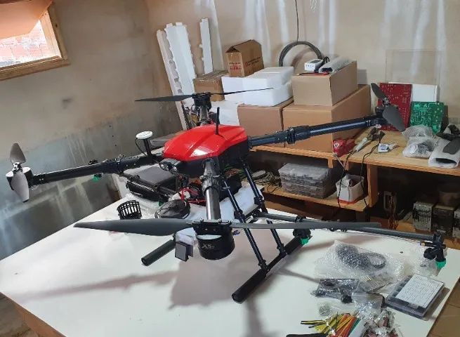Drone agrícola pulverizador - 10 litros de calda - Foto 2