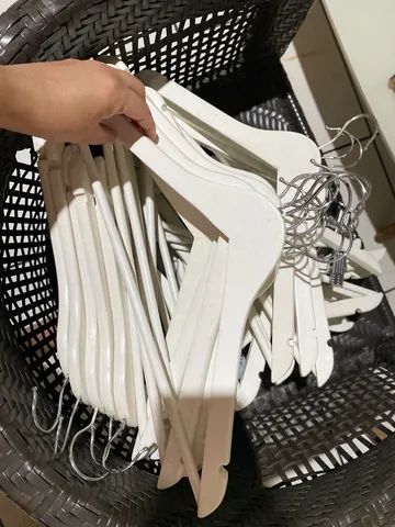 Cabide de madeira  branco