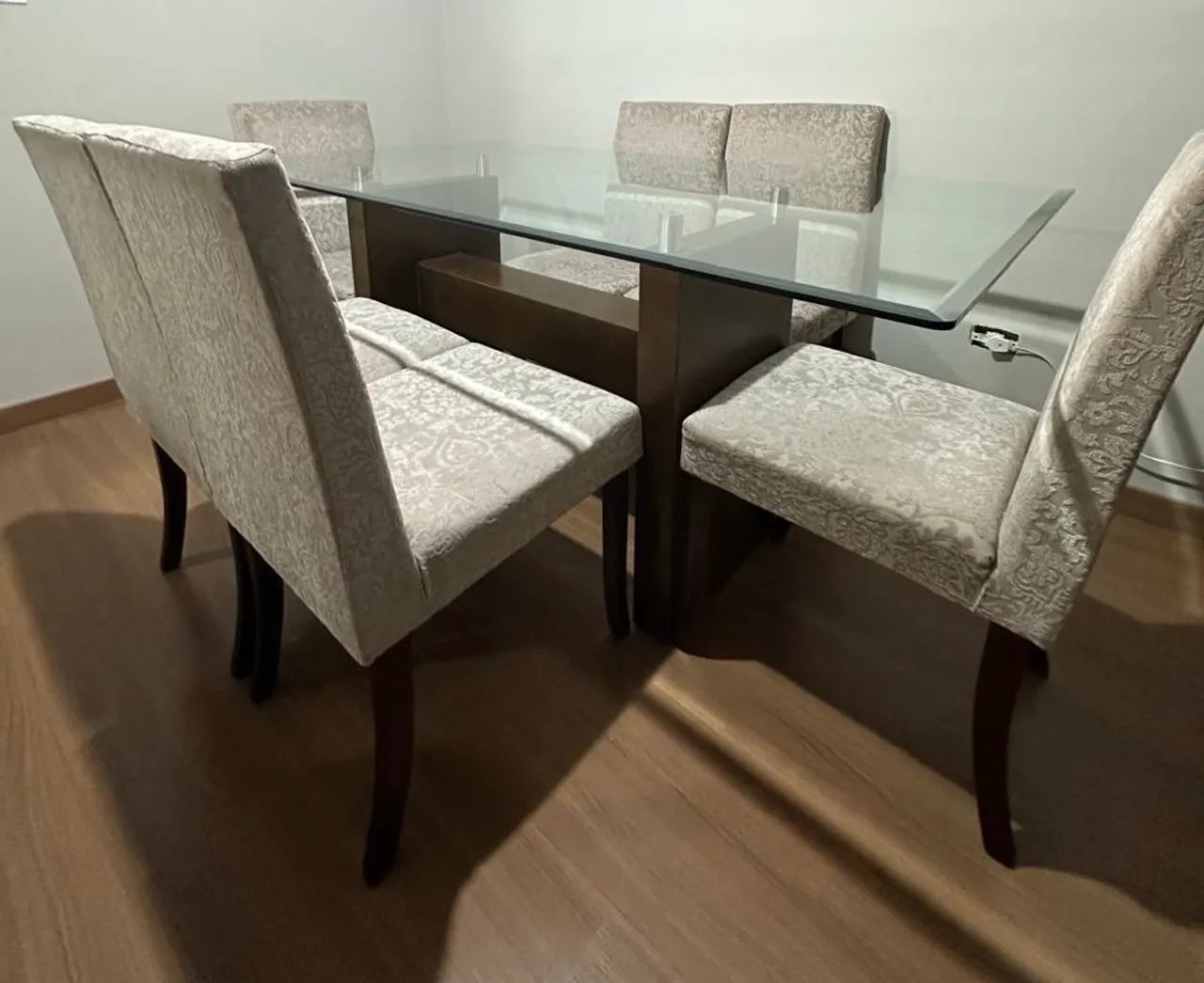 Conjunto de Mesa de Jantar de Vidro com 6 Cadeiras - Foto 2