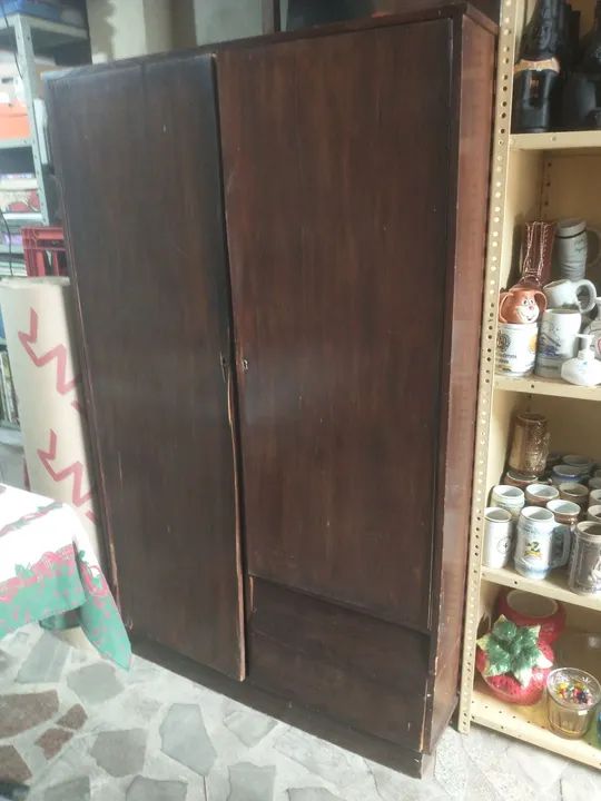 Armário Antigo Guarda Roupa 