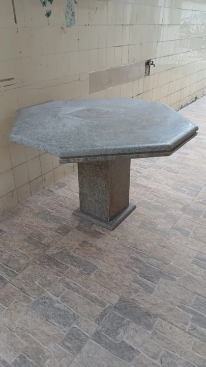 Mesa de granito com 4 cadeiras