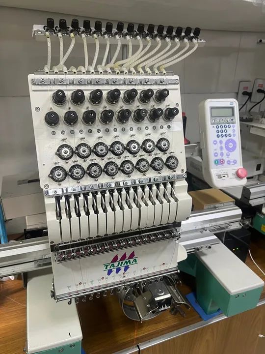 máquina de bordar Tajima - Foto 2
