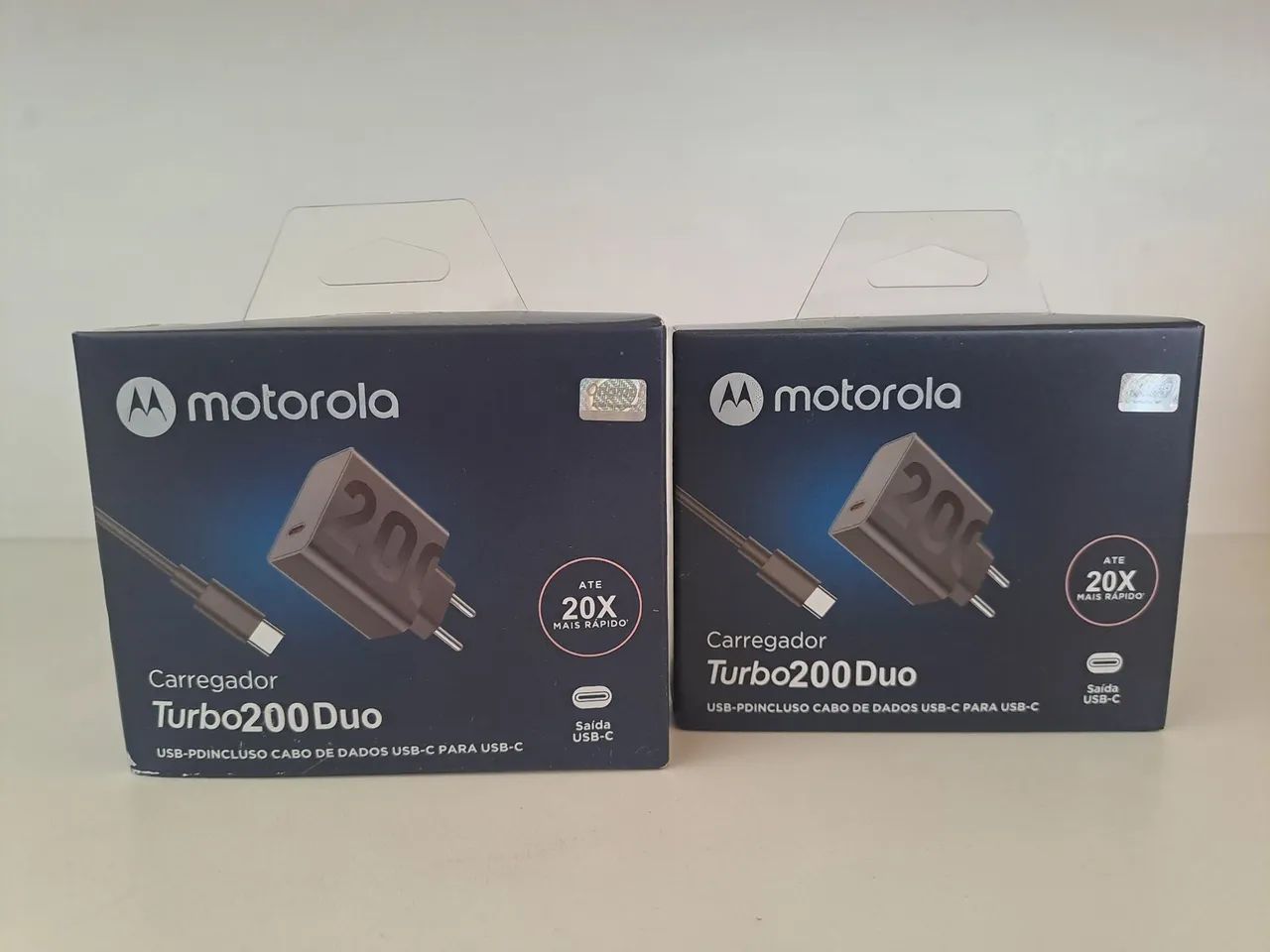 Vende Se Um Carregador Motorola 200W Tipo C.