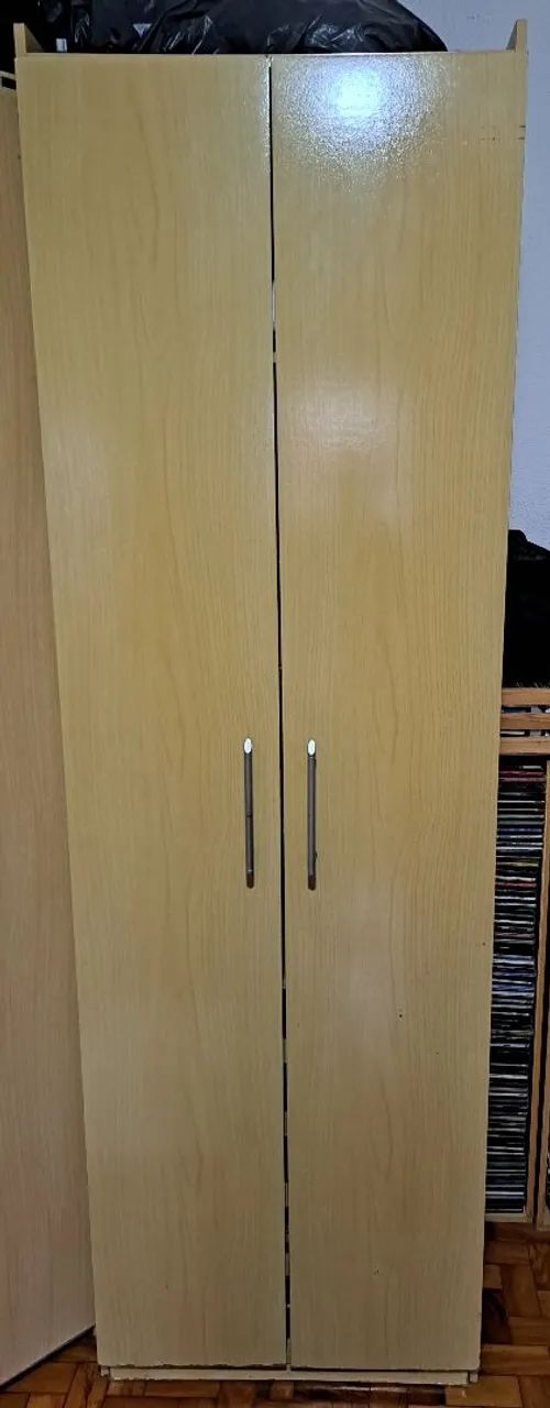 Guarda-roupa de solteiro