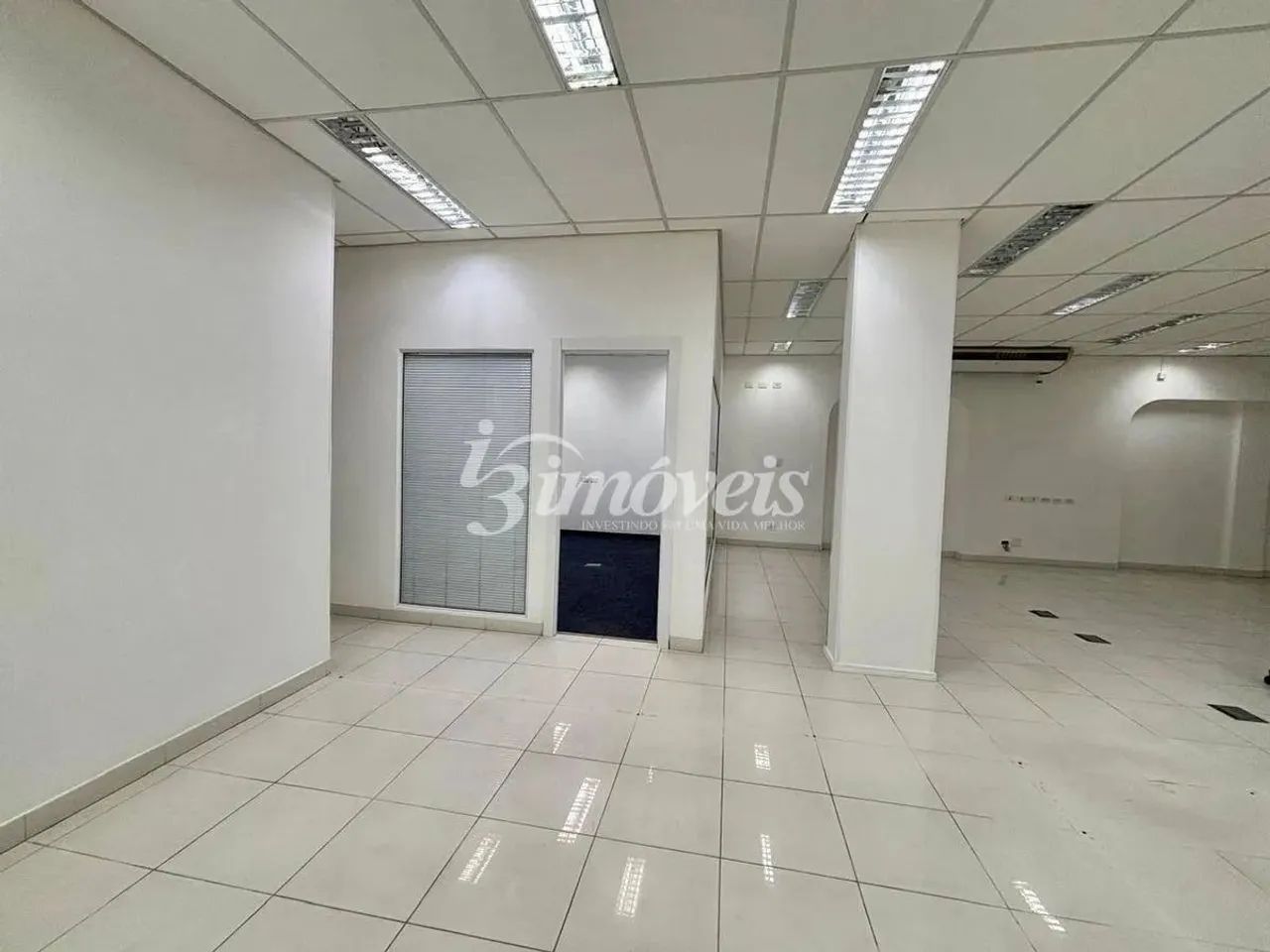 Sala Comercial para Locação Anual, 315m² privativos, no Centro de Itajaí-SC - Foto 2