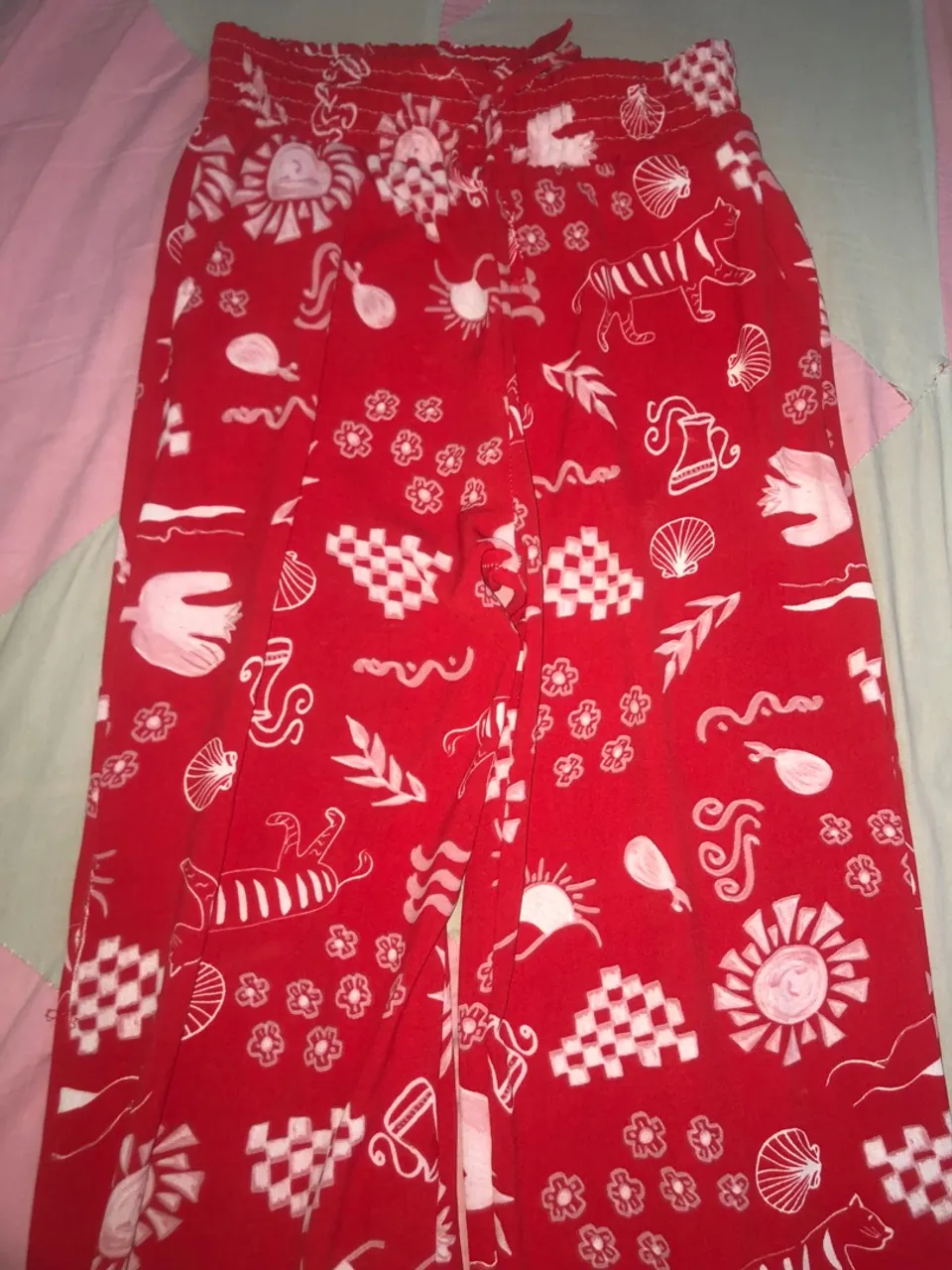 calça vermelha panta