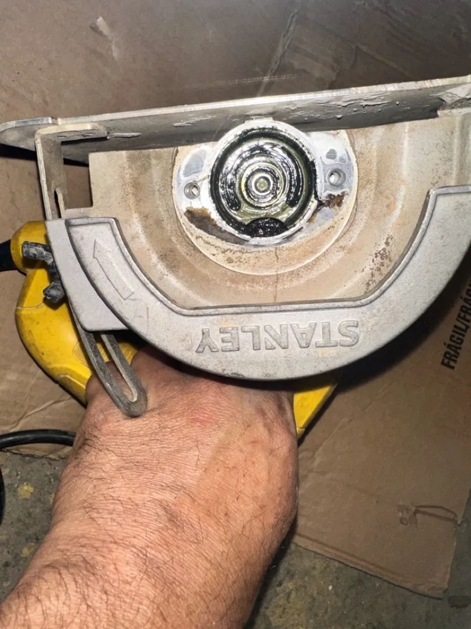 Serra mármore Stanley SPT115-BR tipo 10 127v defeito faltando peças  - Foto 5