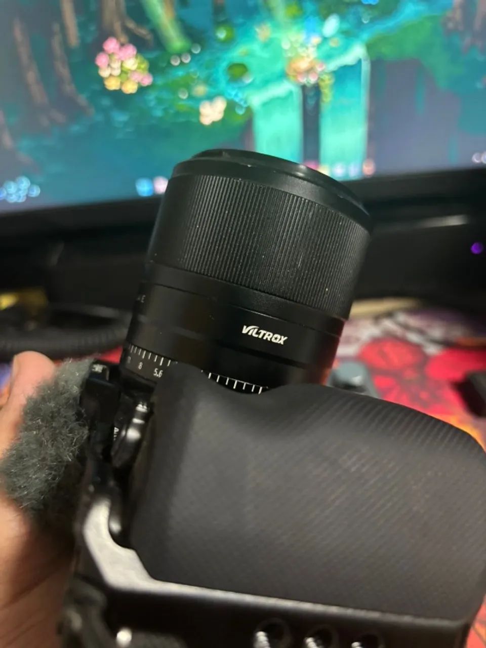 Sony ZV E10 + Lente Viltrox AF 23 f1.4 E + Smallrig + Cartão 128GB Sandisk Extreme Pro - Foto 2