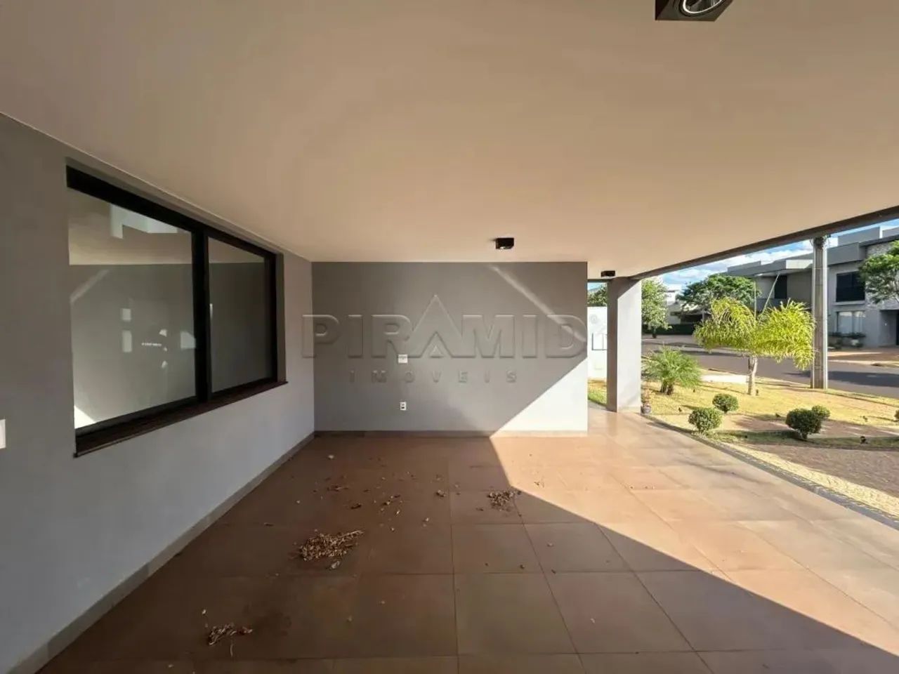 Sobrado alto padrão com 250m², bairro Residencial Alto do Castelo, Zona Sul de Ribeirão Pr