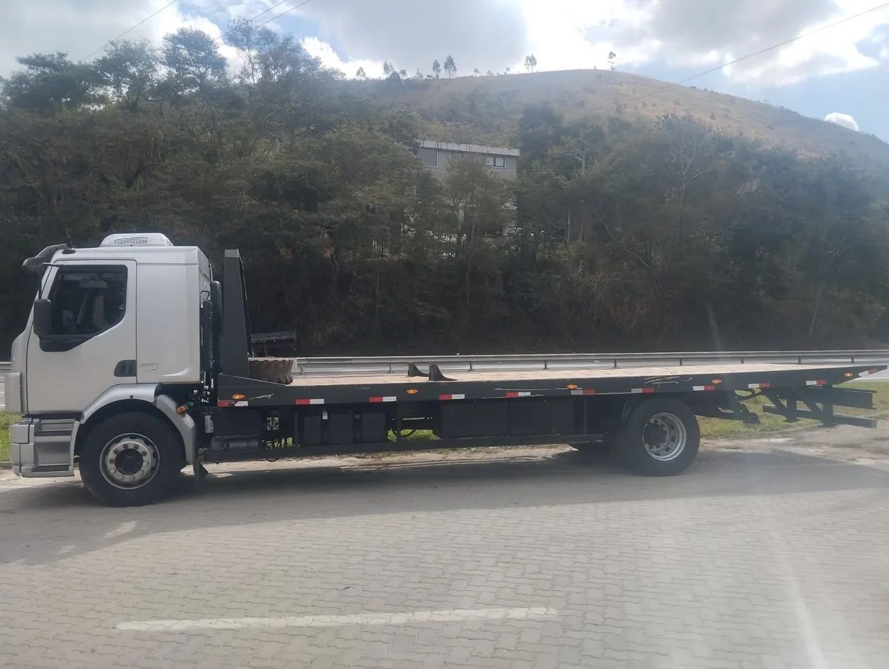 Volvo VM 220 ano:2013 - Foto 4