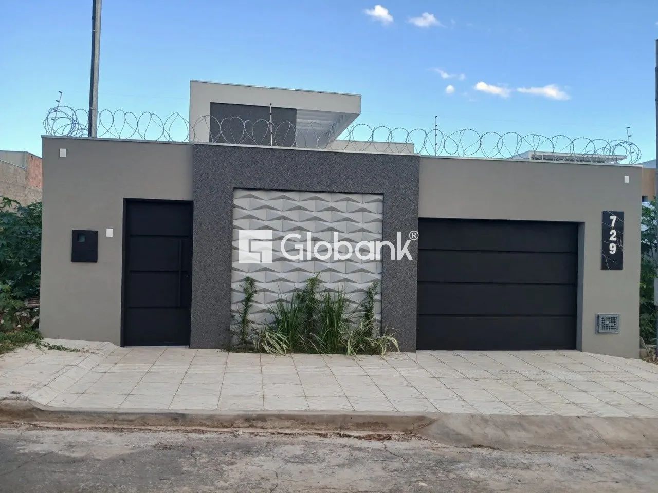 Casa à venda em Ibituruna com 180m², 3 Quarto(s), 1 Suíte(s), 2 Vaga(s).