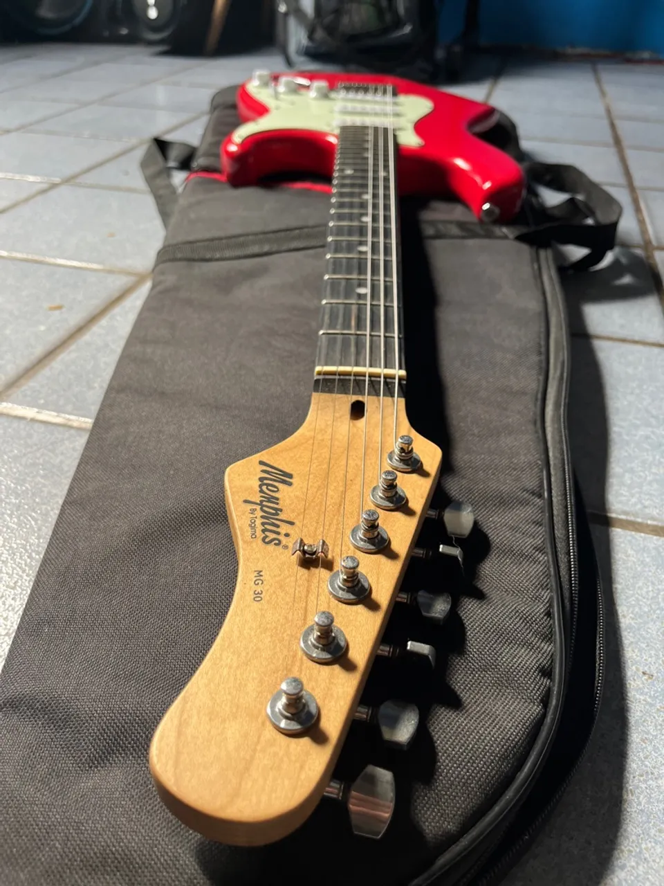 Guitarra Memphis by Tagima MG30