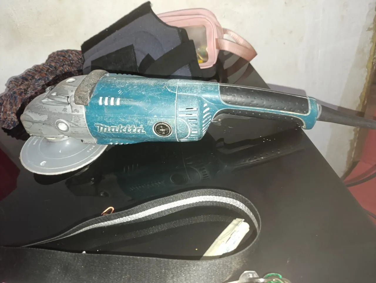 Esmerilhadeira Makita SA7021 180mm 2200W - Foto 2