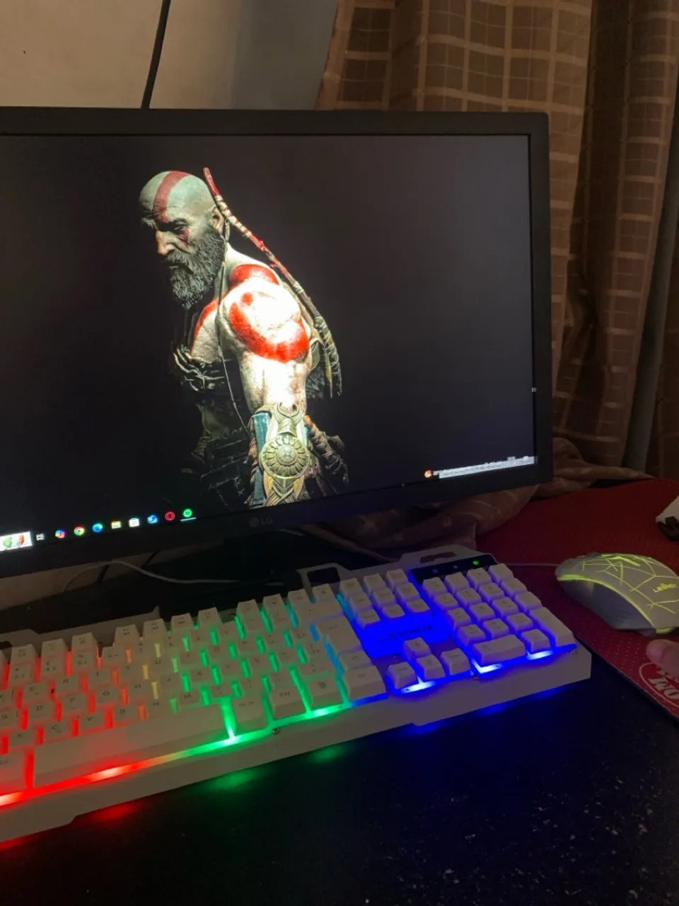 PC Gamer com Teclado RGB e Monitor LG