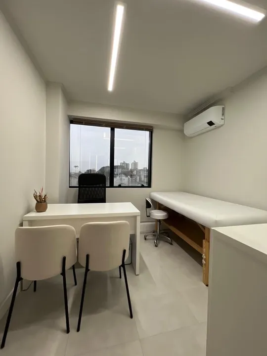 Sala comercial mobiliada com vista mar - consultório